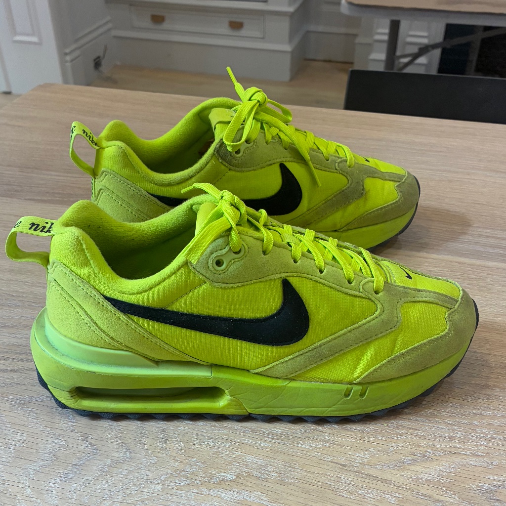 Nike Womens Atomic Green Air Max Dawn Running Shoes Size 75
